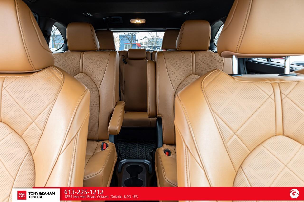 2025 Toyota Highlander HYBRID Limited Platinum Package Photo