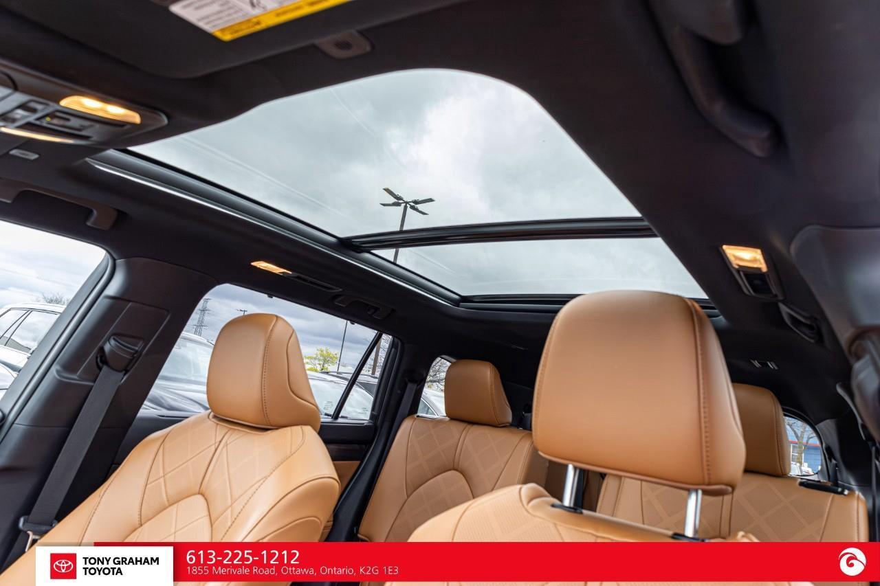 2025 Toyota Highlander HYBRID Limited Platinum Package Photo