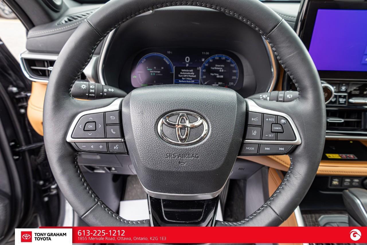 2025 Toyota Highlander HYBRID Limited Platinum Package Photo