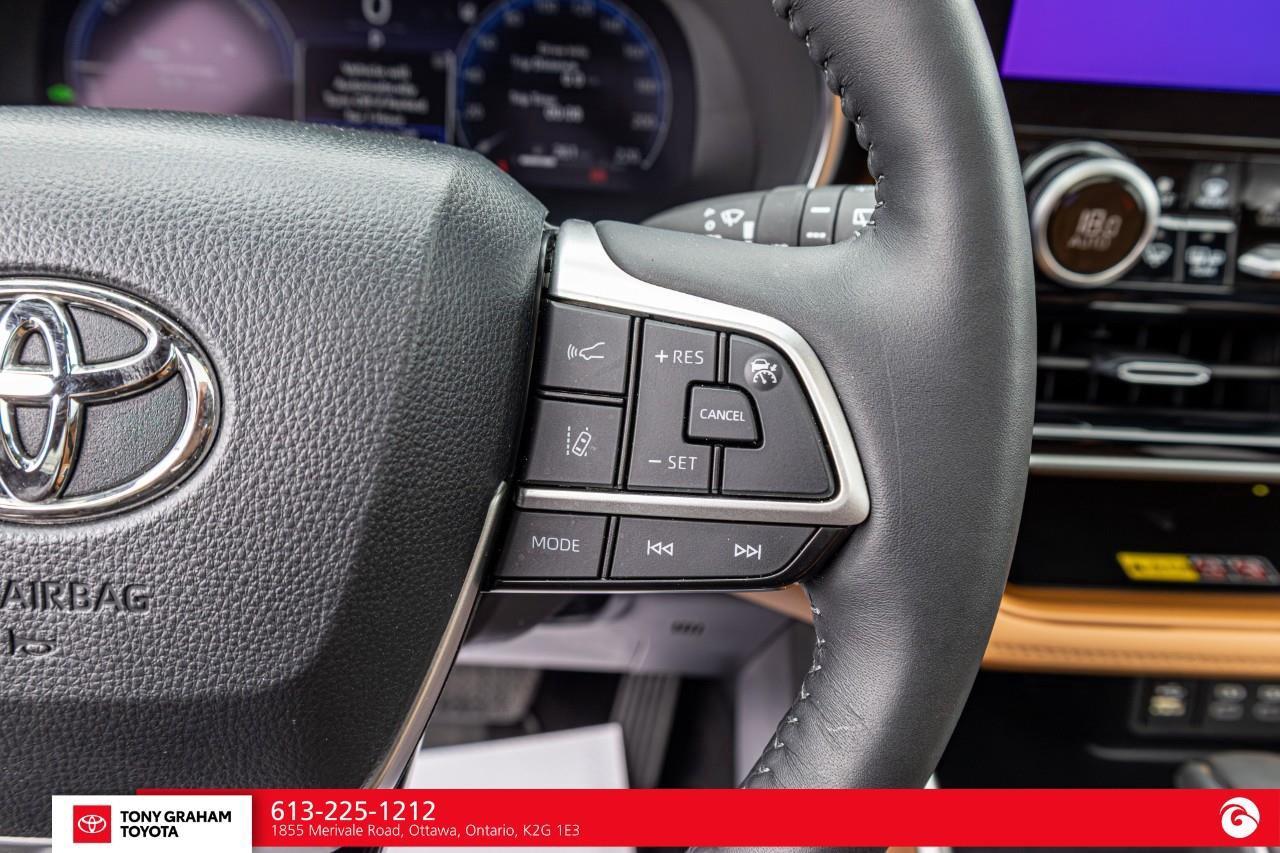 2025 Toyota Highlander HYBRID Limited Platinum Package Photo