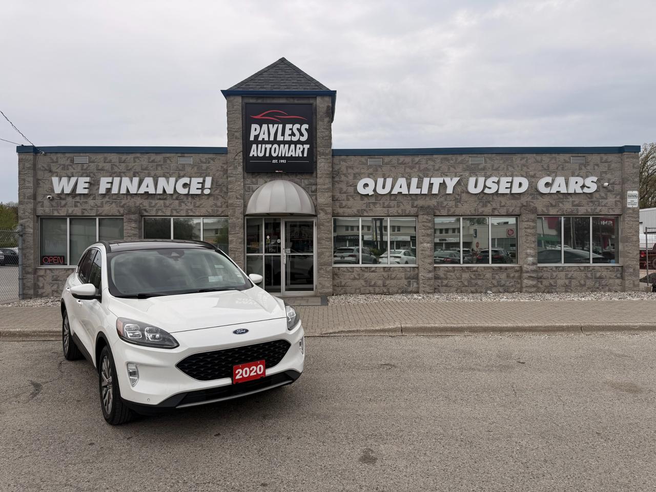 2020 Ford Escape Titanium Photo