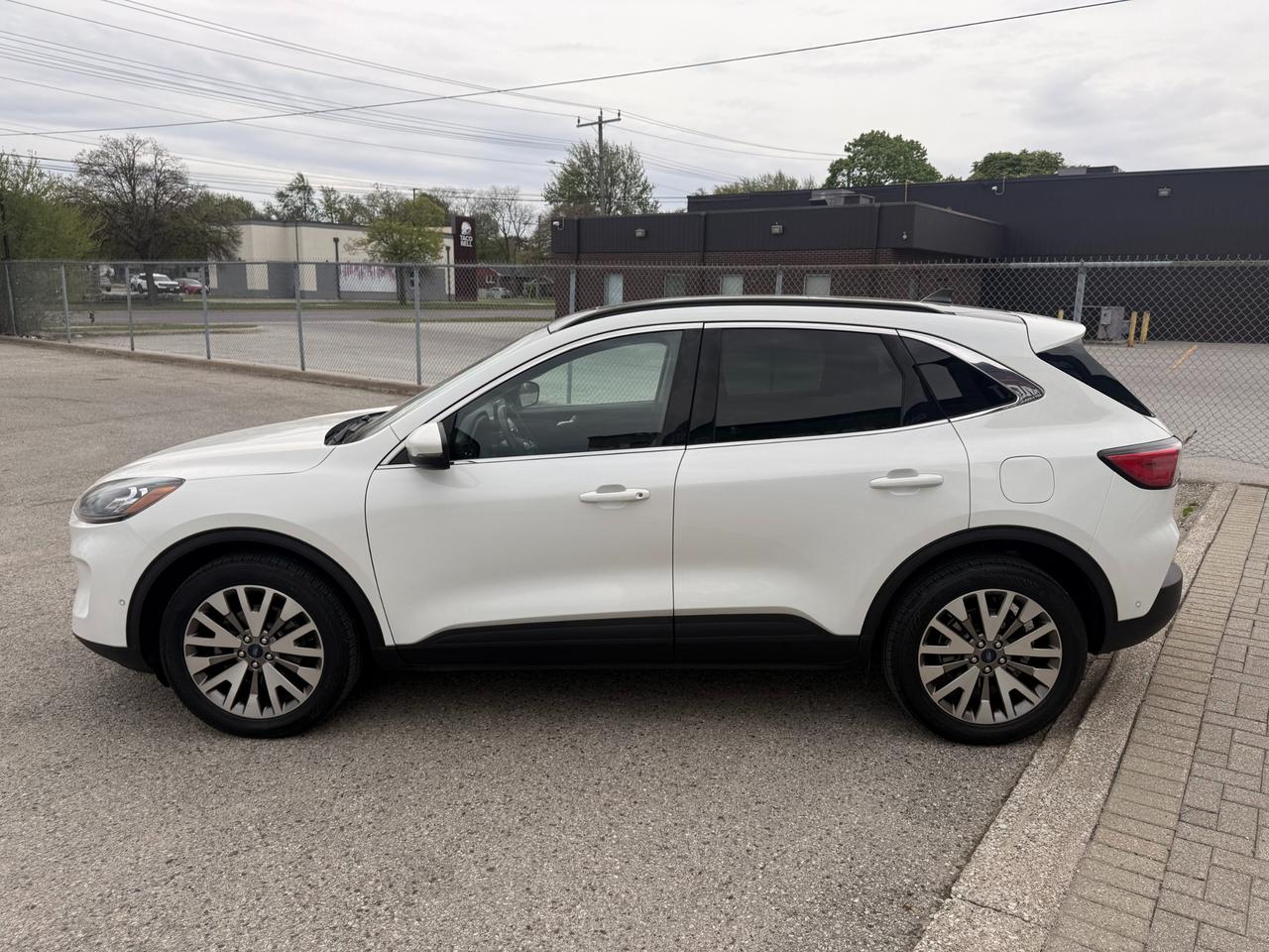 2020 Ford Escape Titanium Photo