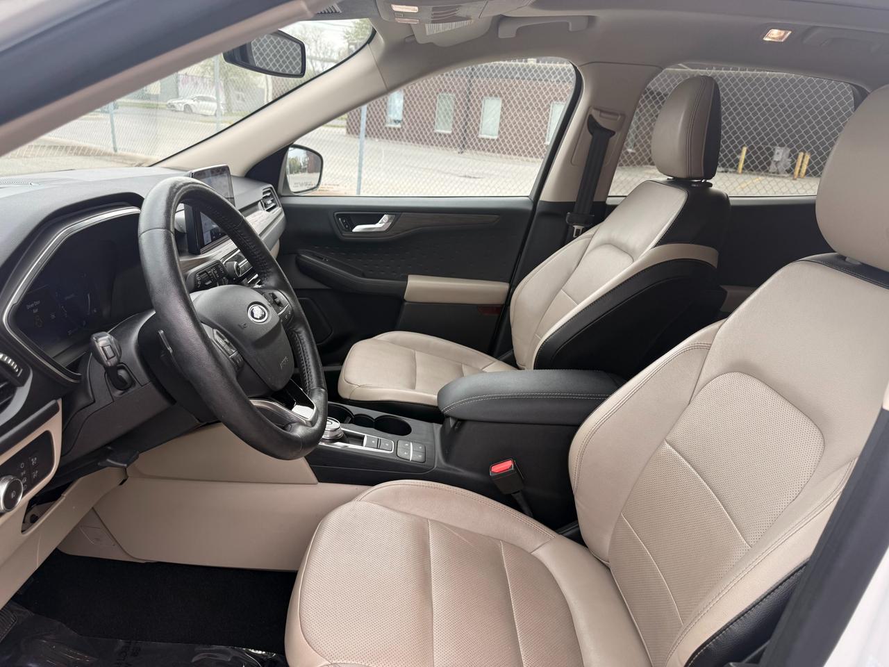 2020 Ford Escape Titanium Photo