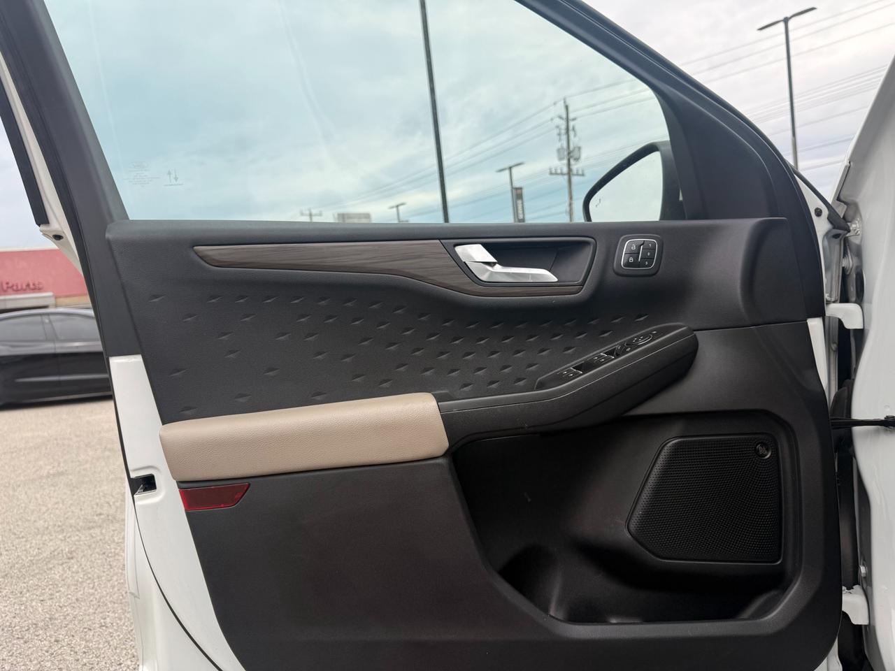 2020 Ford Escape Titanium Photo