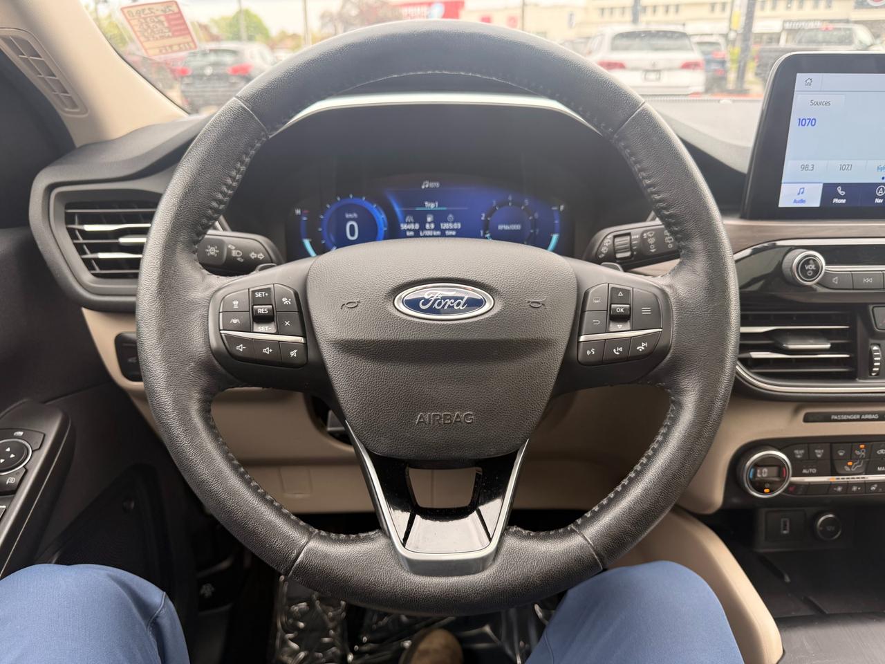 2020 Ford Escape Titanium Photo