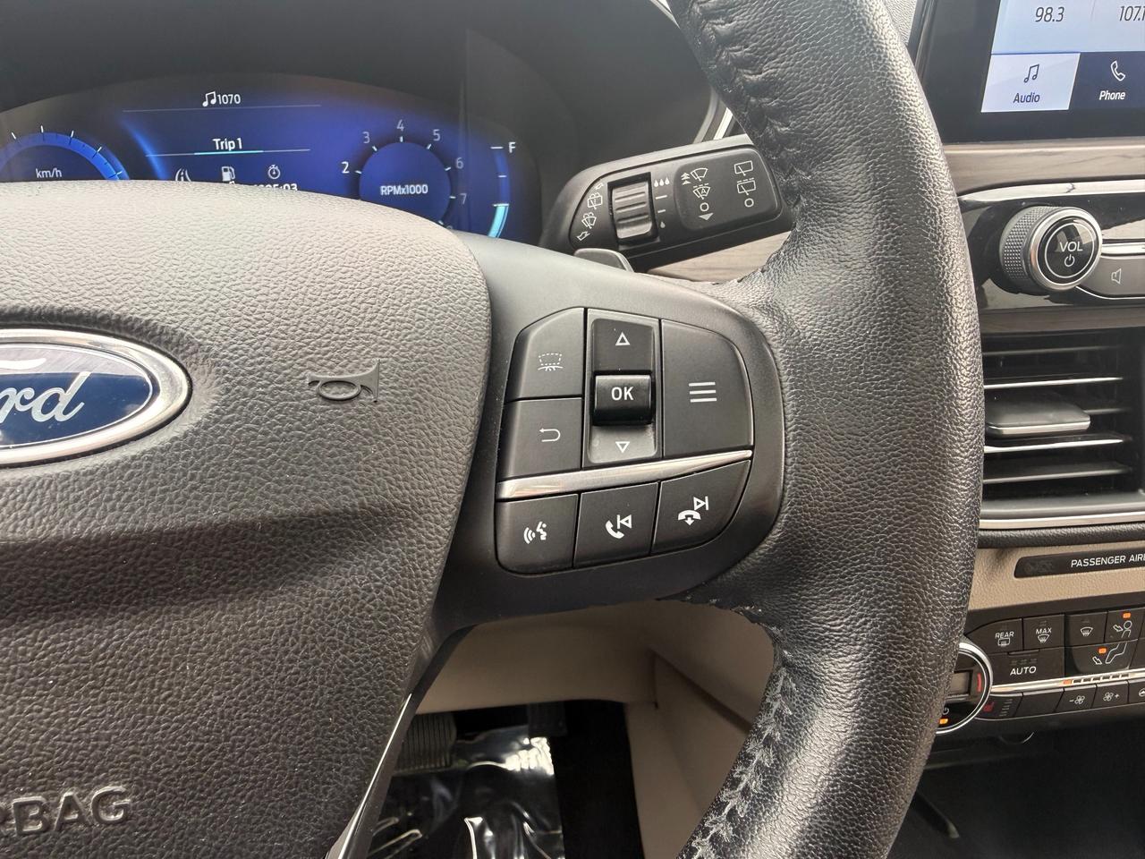 2020 Ford Escape Titanium Photo