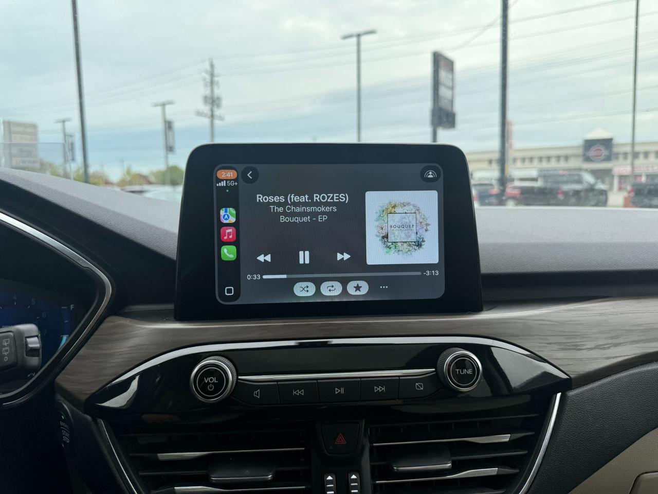 2020 Ford Escape Titanium Photo