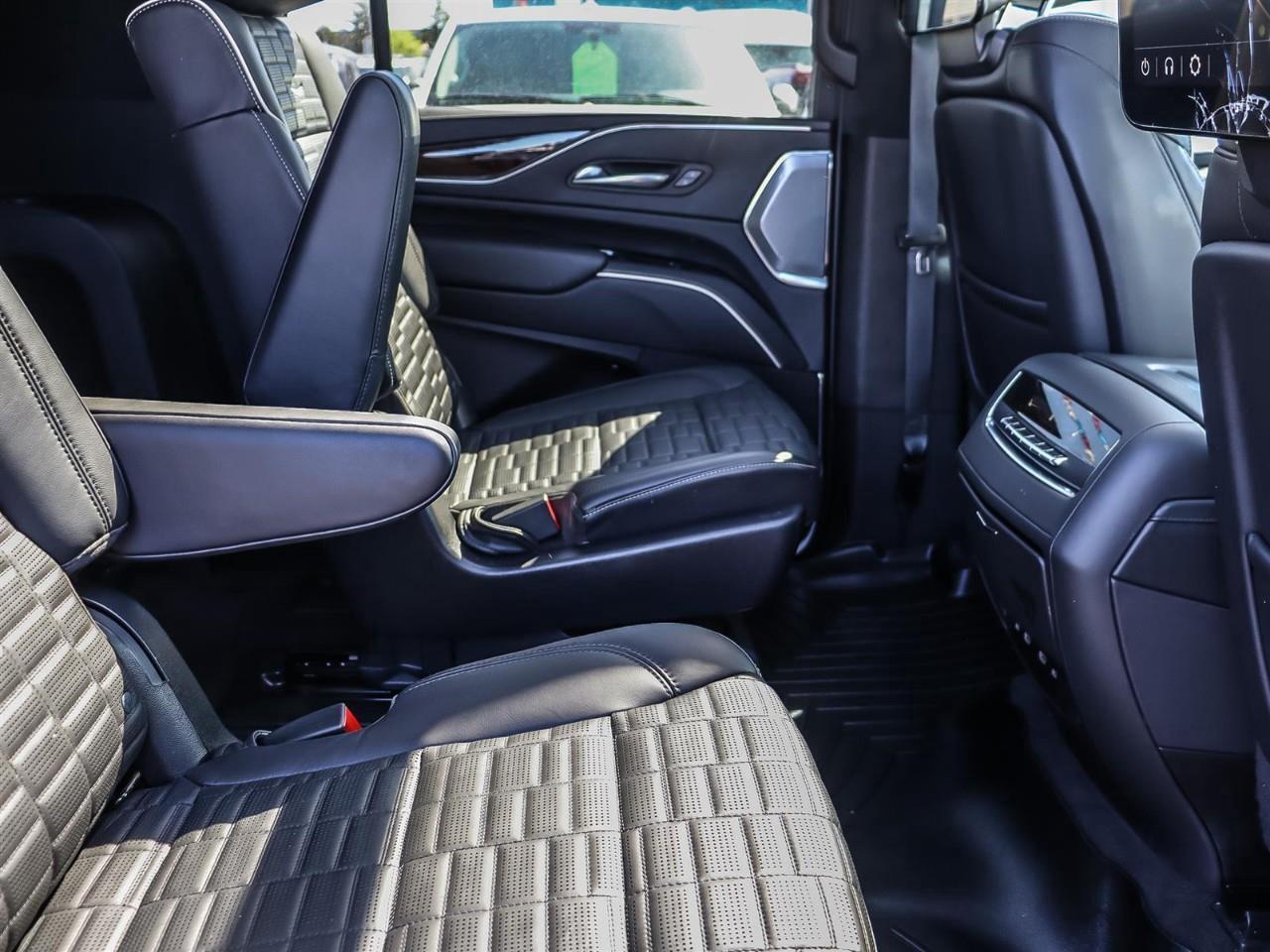 2022 Cadillac Escalade ESV Sport Platinum ESV | Platinum | DVD | Sport | Photo