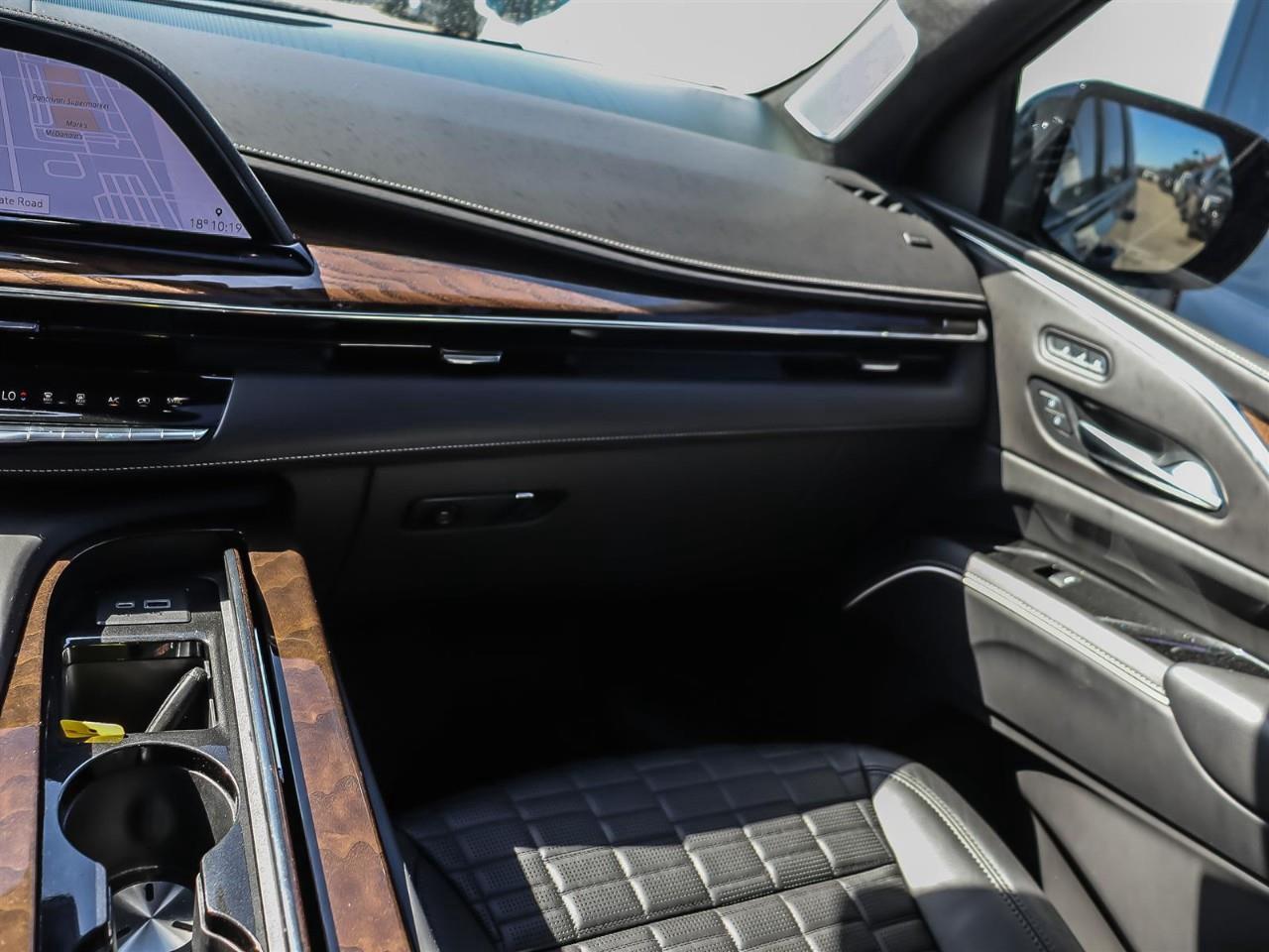 2022 Cadillac Escalade ESV Sport Platinum ESV | Platinum | DVD | Sport | Photo