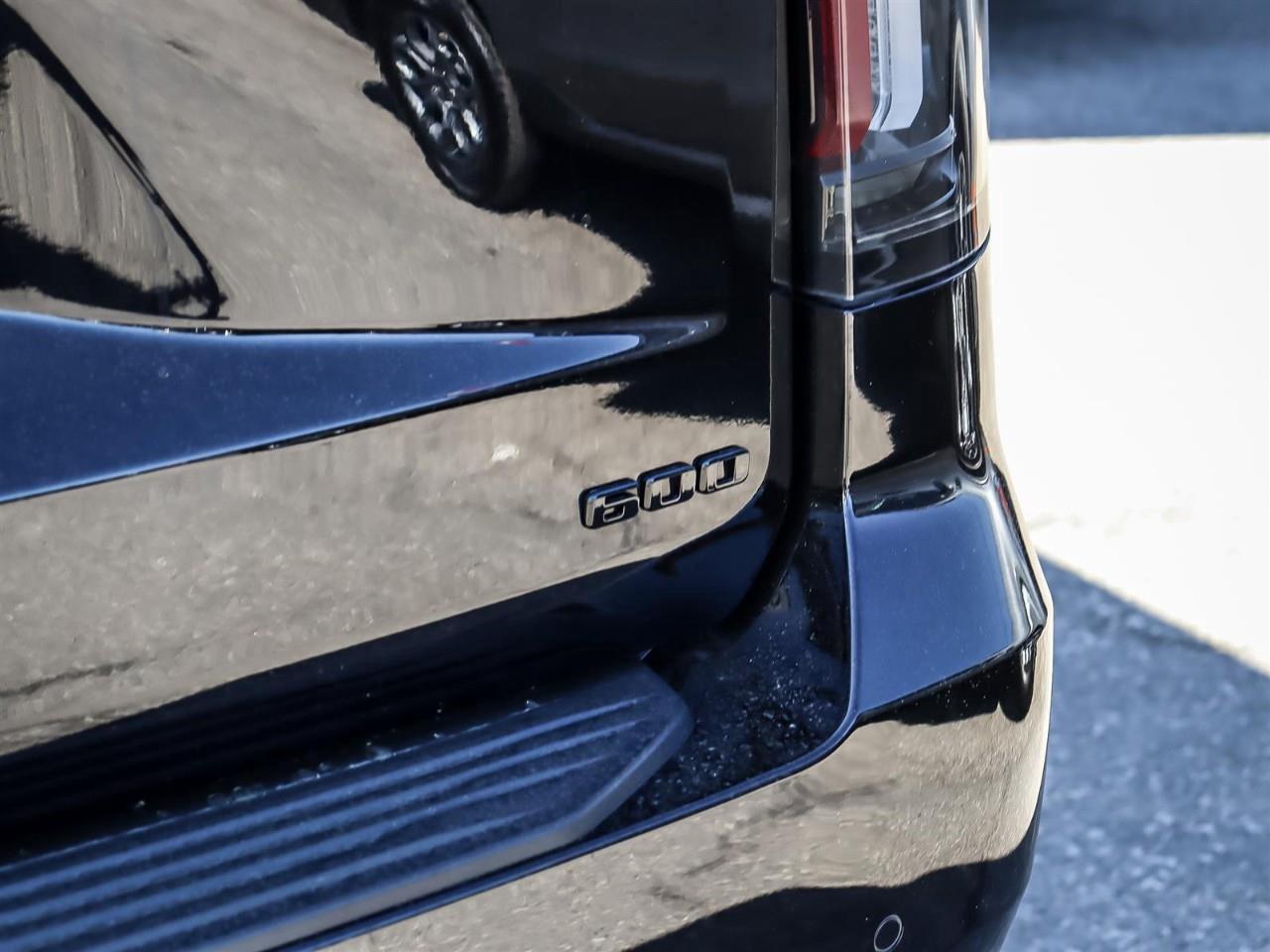 2022 Cadillac Escalade ESV Sport Platinum ESV | Platinum | DVD | Sport | Photo