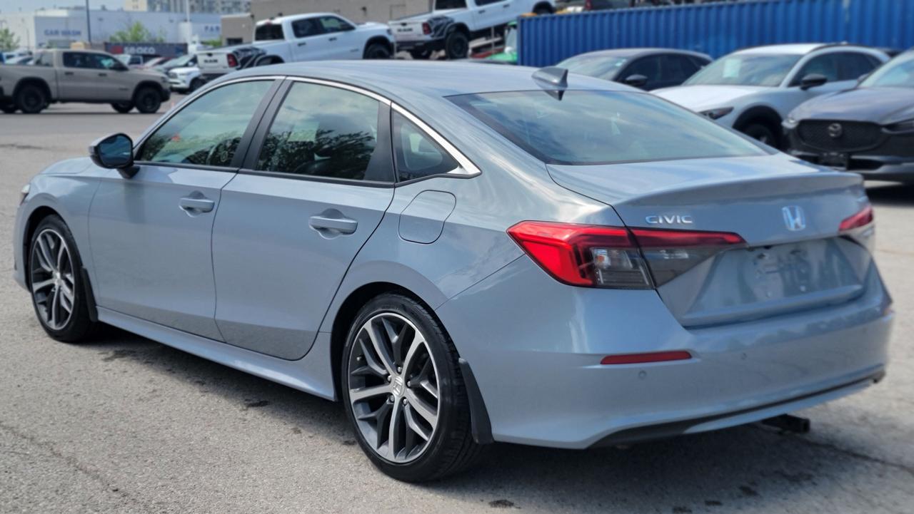 2022 Honda Civic Touring Photo2