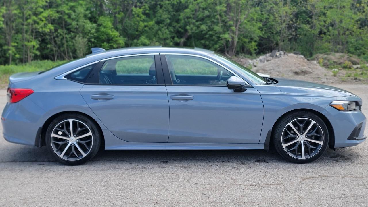 2022 Honda Civic Touring Photo