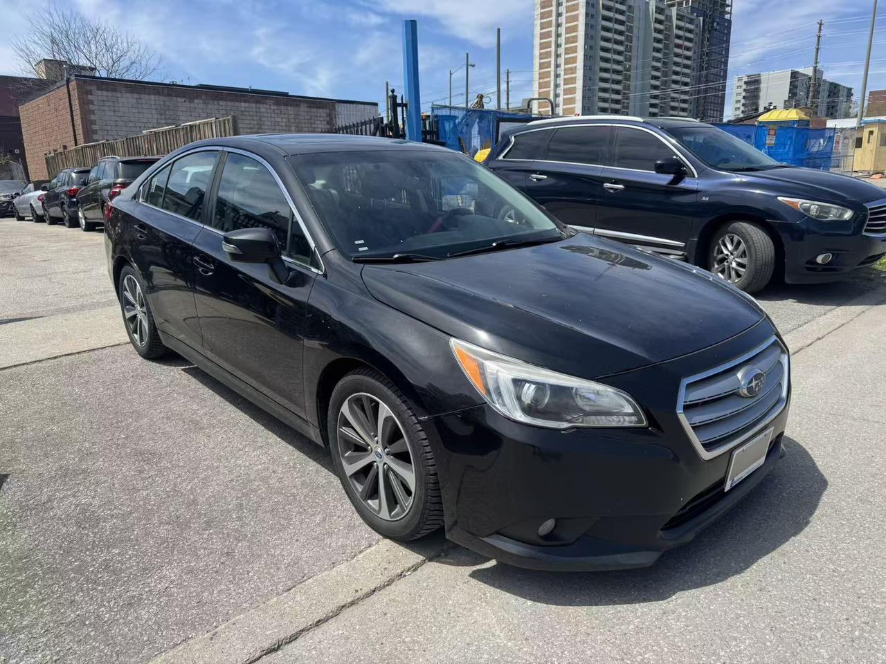 2017 Subaru Legacy 3.6R Limited Photo2
