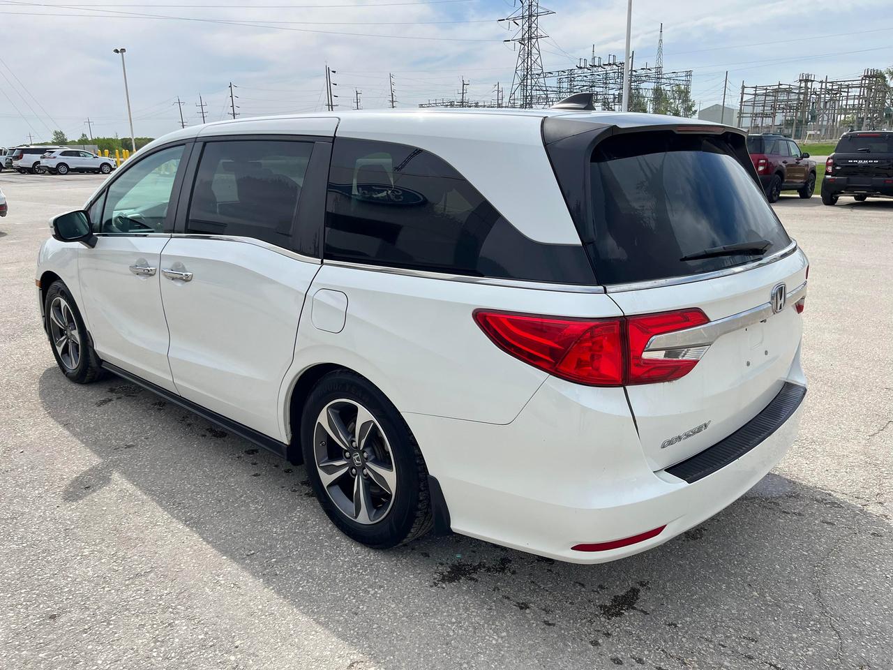 2019 Honda Odyssey EX-RES Auto Photo3