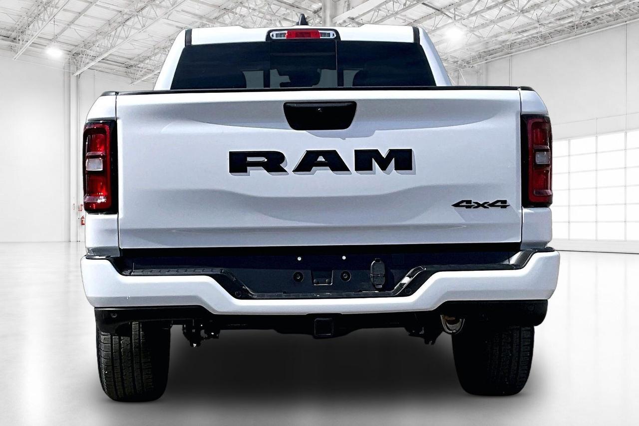 2026 RAM 1500 EXPRESS | Blackout | 8.4" TOUCHSCREEN | 4X4 Photo