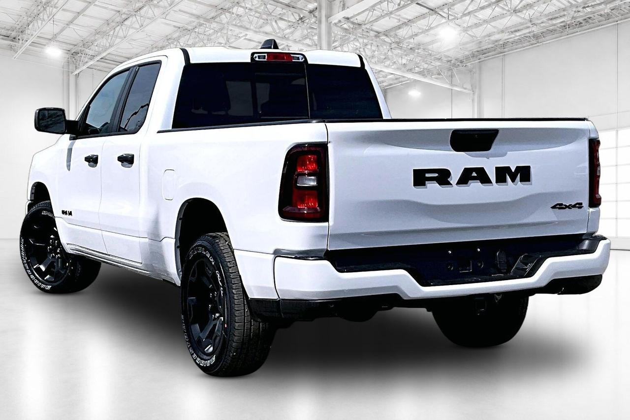 2026 RAM 1500 EXPRESS | Blackout | 8.4" TOUCHSCREEN | 4X4 Photo2