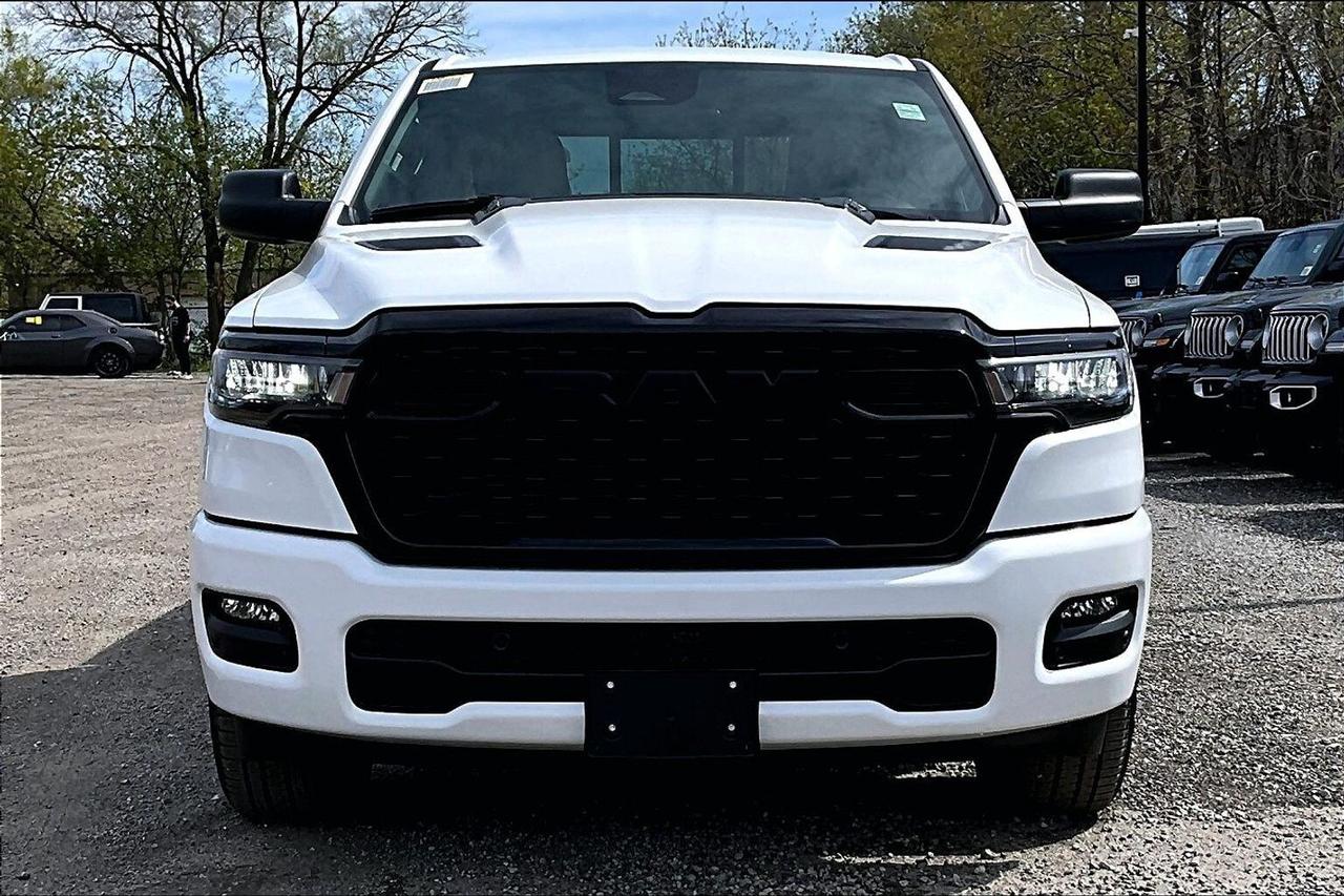 2026 RAM 1500 EXPRESS | Blackout | 8.4" TOUCHSCREEN | 4X4 Photo