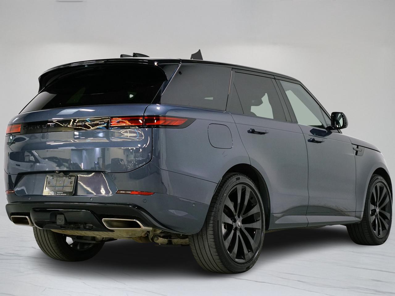2025 Land Rover Range Rover Sport DYNAMIC | P400 | MERIDIAN | PANO | 23 IN Photo