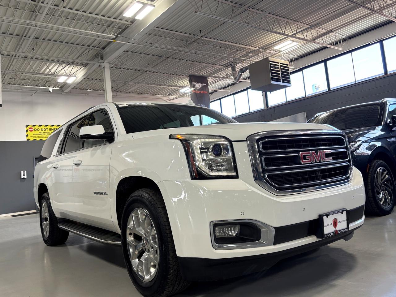 2015 GMC Yukon XL SLT|4WD|V8|8PASSENGER|BOSE|SUNROOF|LEATHER|+++ Photo