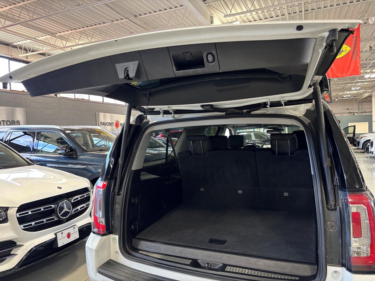 2015 GMC Yukon XL SLT|4WD|V8|8PASSENGER|BOSE|SUNROOF|LEATHER|+++ Photo