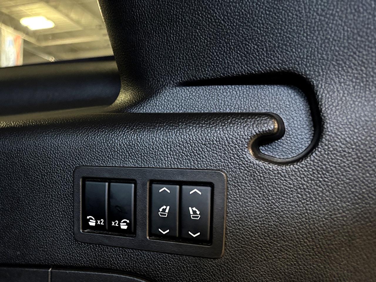 2015 GMC Yukon XL SLT|4WD|V8|8PASSENGER|BOSE|SUNROOF|LEATHER|+++ Photo
