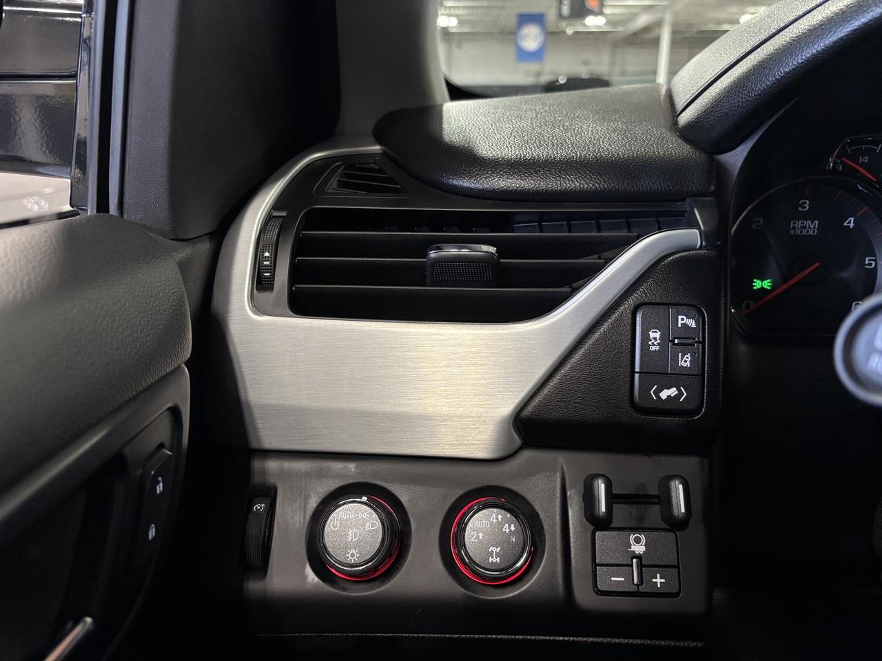 2015 GMC Yukon XL SLT|4WD|V8|8PASSENGER|BOSE|SUNROOF|LEATHER|+++ Photo