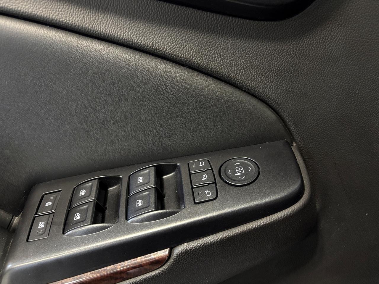 2015 GMC Yukon XL SLT|4WD|V8|8PASSENGER|BOSE|SUNROOF|LEATHER|+++ Photo