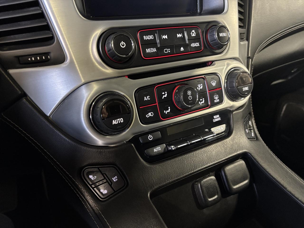 2015 GMC Yukon XL SLT|4WD|V8|8PASSENGER|BOSE|SUNROOF|LEATHER|+++ Photo