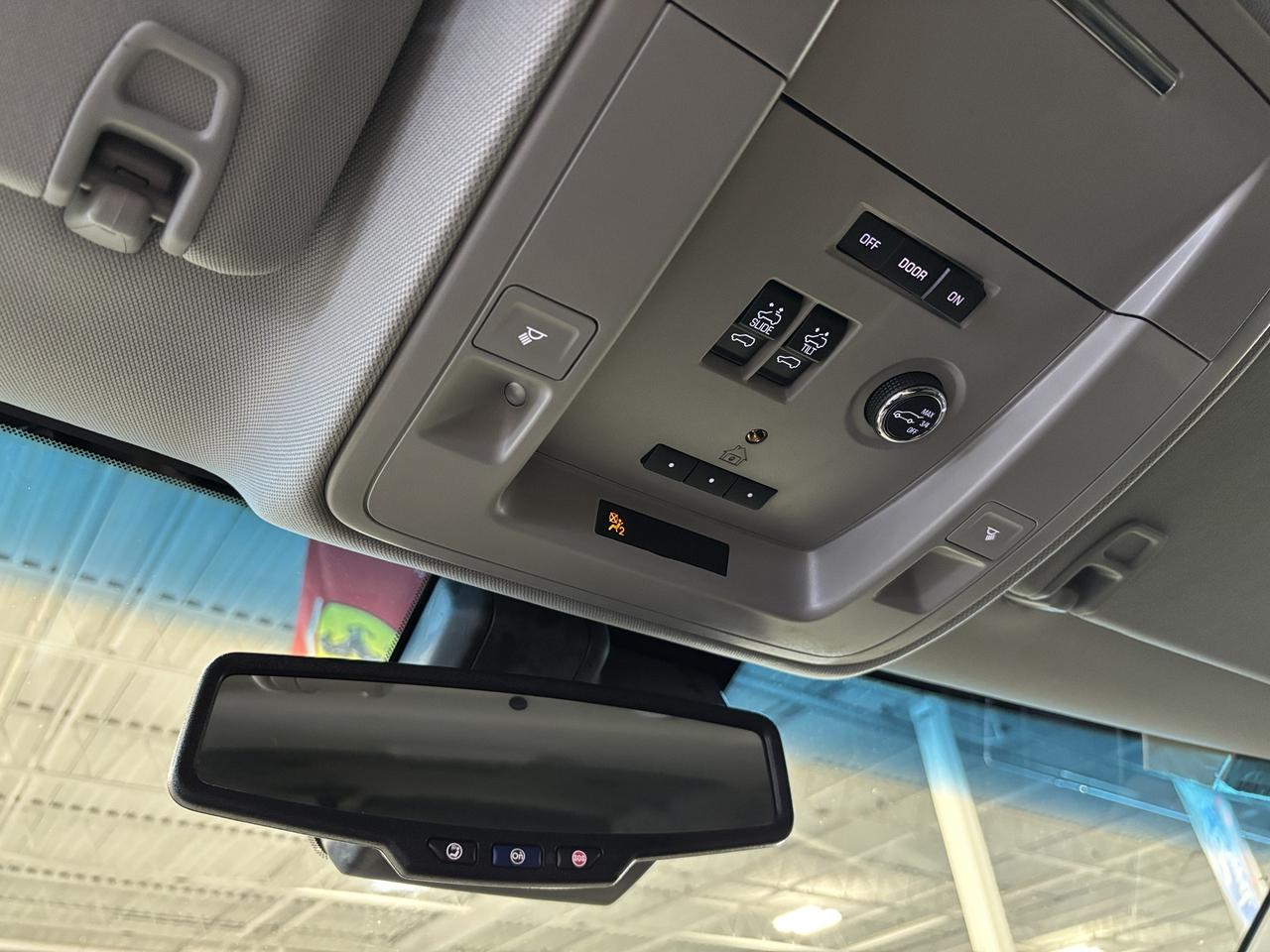 2015 GMC Yukon XL SLT|4WD|V8|8PASSENGER|BOSE|SUNROOF|LEATHER|+++ Photo