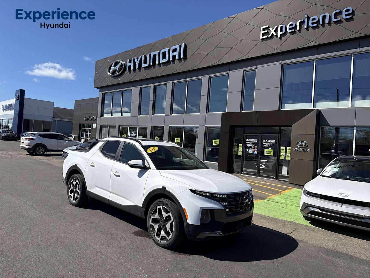 Recent Arrival! 
Ice White 2022 Hyundai Santa Cruz Ultimate AWD Shiftronic 2.5L 

Apple CarPlay & Android Auto, Exterior Parking Camera Rear, Heated & Ventilated Front Bucket Seats, Heated door mirrors, Leather Seat Trim, Power door mirrors, Power moonroof, Radio: AM/FM/HD Radio/MP3/XM Premium Audio, Wheels: 20" x 7.5J Aluminum.

Certified.<b> Were PEIs Premier Credit Specialists! Good poor, bad, or new credit? Divorced? Self-Employed? We have you covered! Our Credit Specialists are on standby 24/7 to help get you behind the wheel today! APPLY FOR YOUR PRE-APPROVAL TODAY - https://www.steeleadvantagefinancing.com/7182