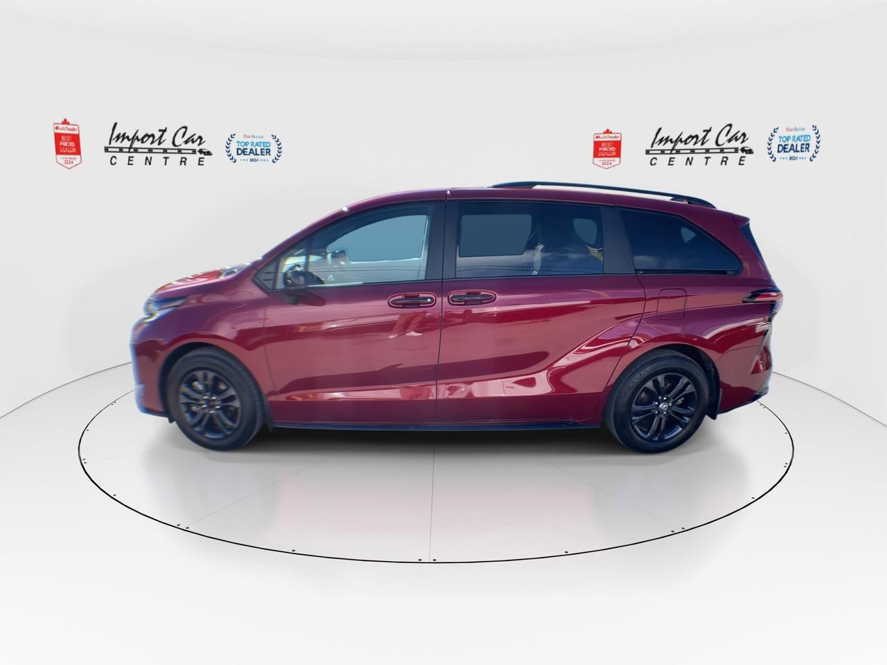 2026 Toyota Sienna XSE 7-Passenger Photo4