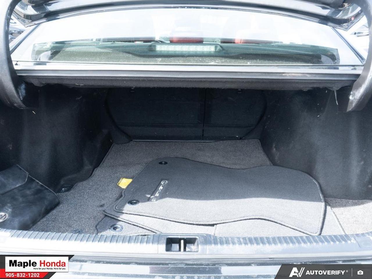 2023 Lexus IS Ultra Luxury| Sunroof| Red Leather vented seats | Photo
