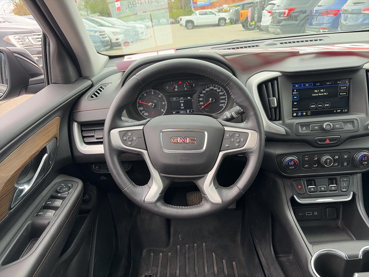 2018 GMC Terrain SLE, DIESEL, CLEAN CARFAX, REMOTE START! Photo
