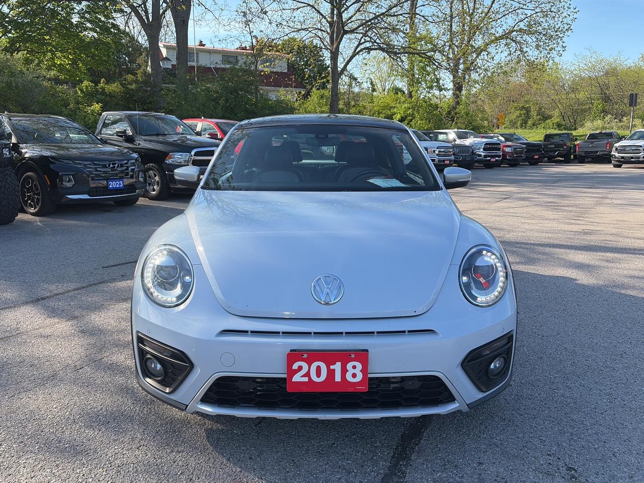 2018 Volkswagen Beetle DUNE, AUTO, HEATED SEATS, SUNROOF,  BACK UP CAMERA Photo