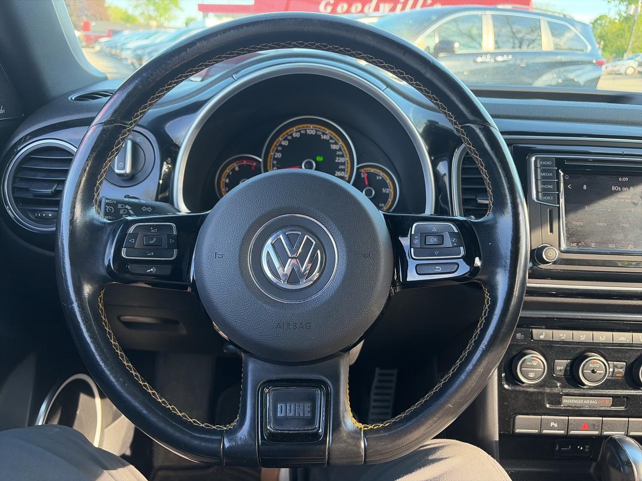 2018 Volkswagen Beetle DUNE, AUTO, HEATED SEATS, SUNROOF,  BACK UP CAMERA Photo