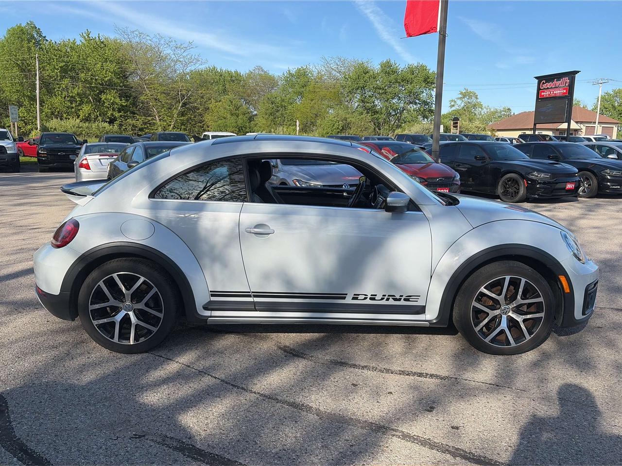 2018 Volkswagen Beetle DUNE, AUTO, HEATED SEATS, SUNROOF,  BACK UP CAMERA - Photo #7