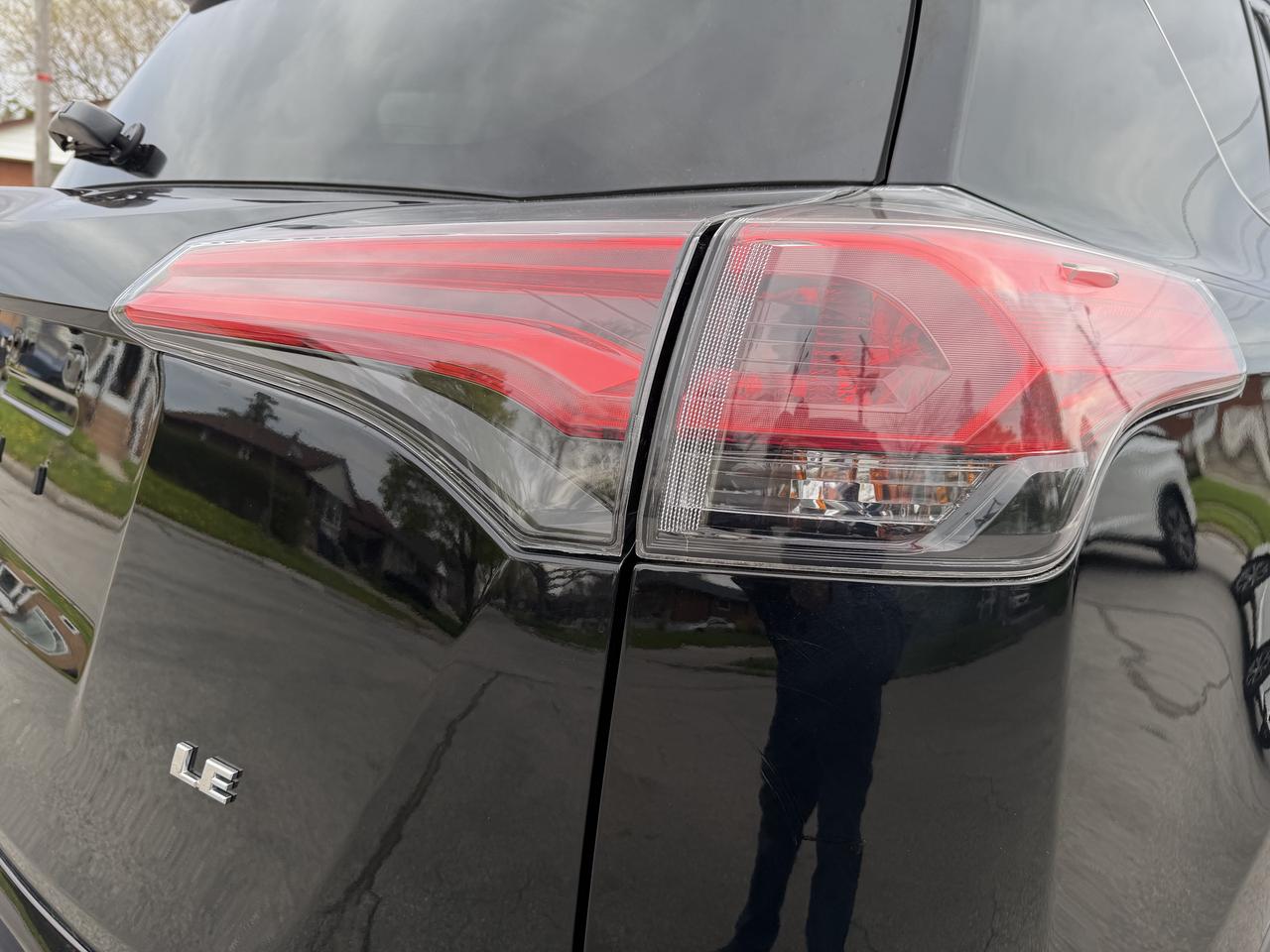 2018 Toyota RAV4 FWD LE Photo