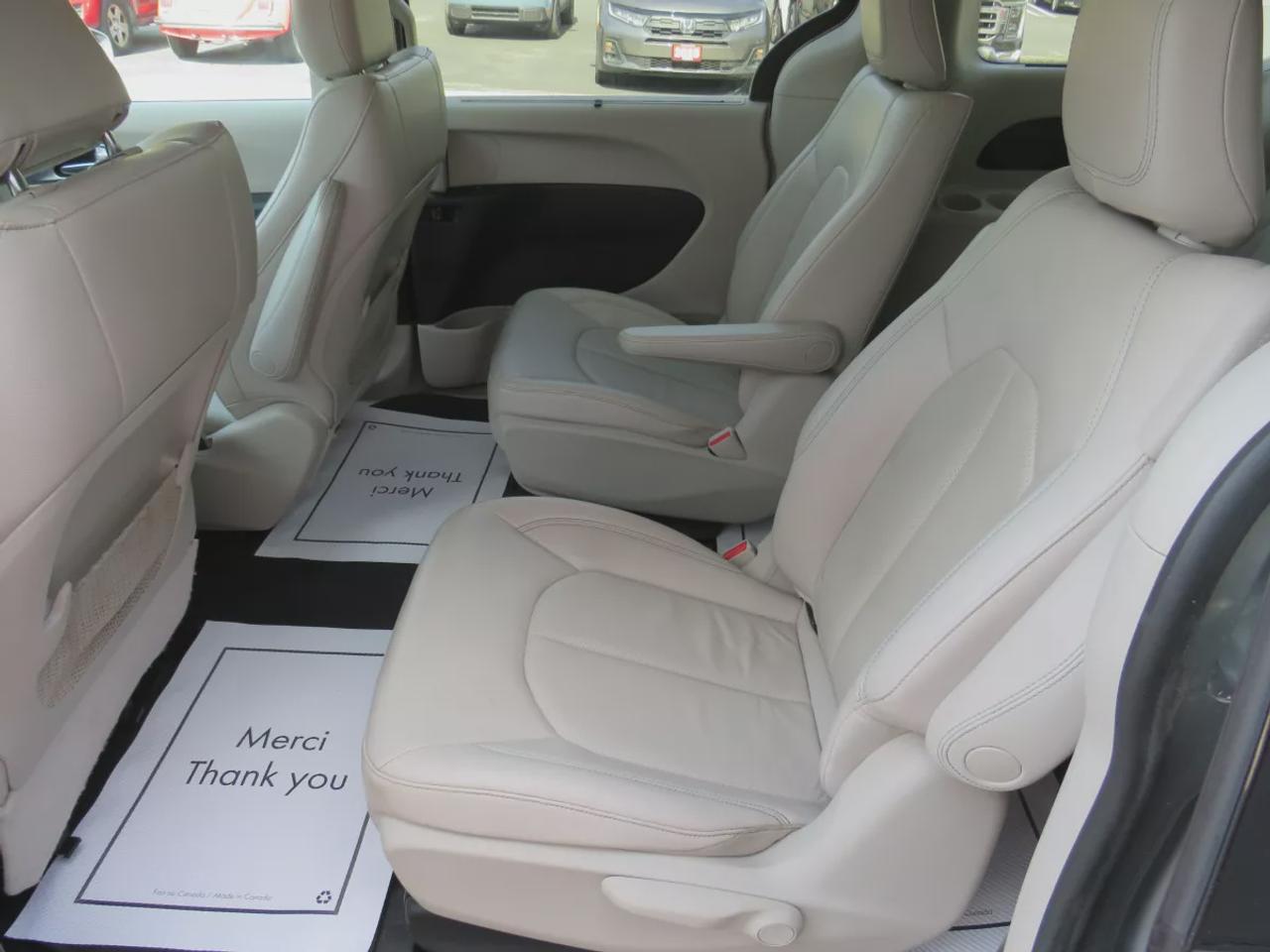 2018 Chrysler Pacifica Hybrid Touring-L | Clean Title No Accidents | 7 Passenger | Alloy Rims | Tints | DVD | Leather | Heated Seats | Dual Climate | Photo