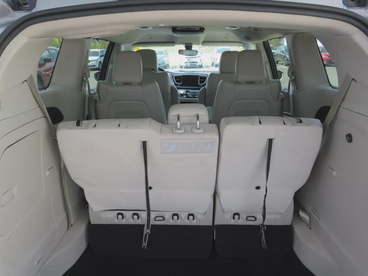 2018 Chrysler Pacifica Hybrid Touring-L | Clean Title No Accidents | 7 Passenger | Alloy Rims | Tints | DVD | Leather | Heated Seats | Dual Climate | Photo
