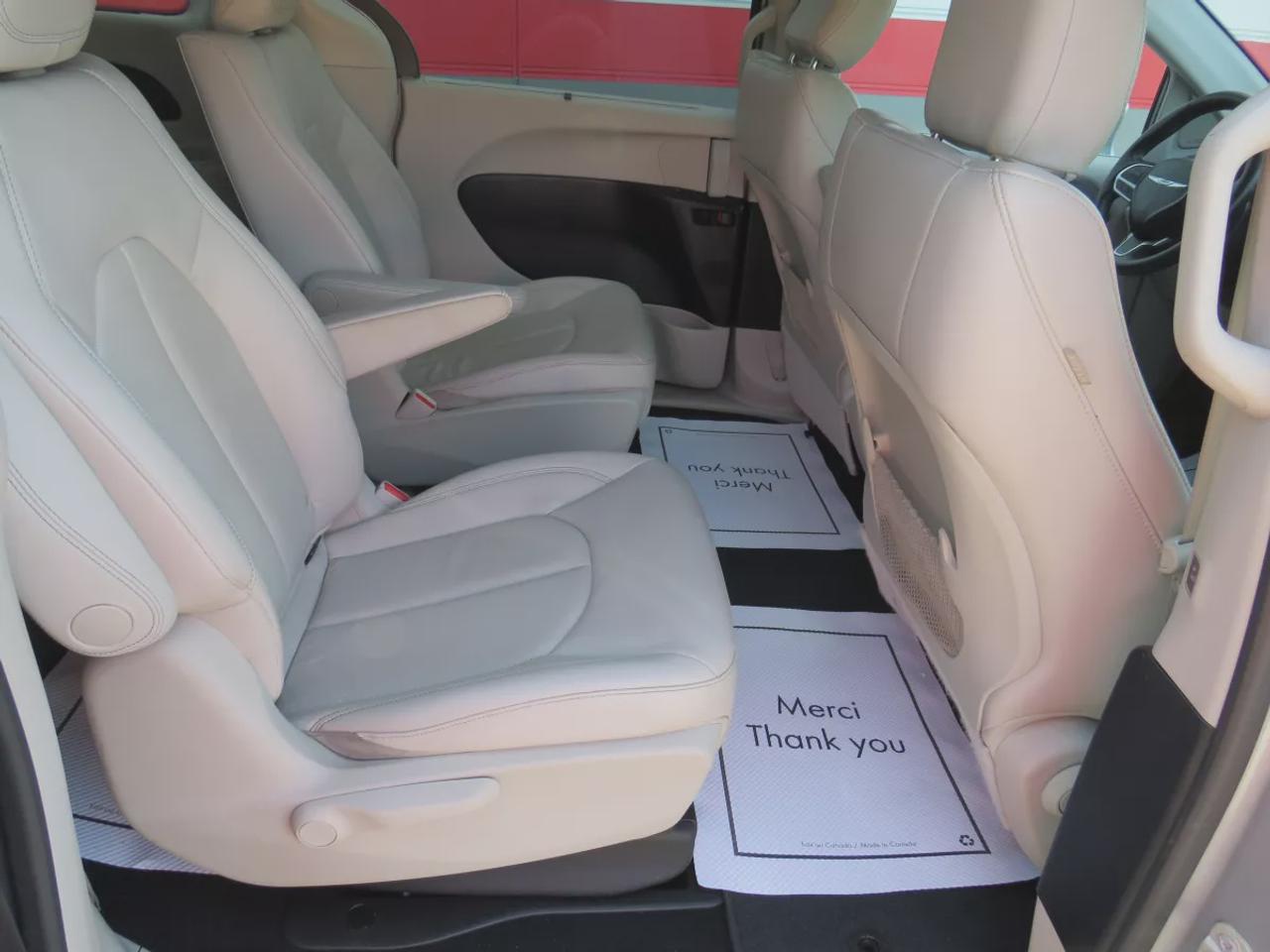 2018 Chrysler Pacifica Hybrid Touring-L | Clean Title No Accidents | 7 Passenger | Alloy Rims | Tints | DVD | Leather | Heated Seats | Dual Climate | Photo