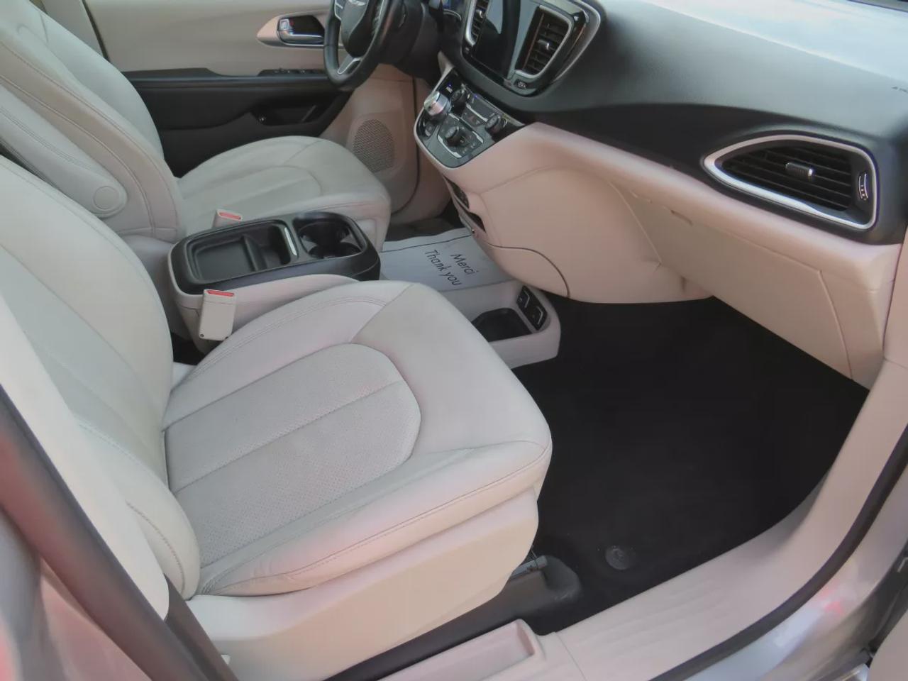 2018 Chrysler Pacifica Hybrid Touring-L | Clean Title No Accidents | 7 Passenger | Alloy Rims | Tints | DVD | Leather | Heated Seats | Dual Climate | Photo