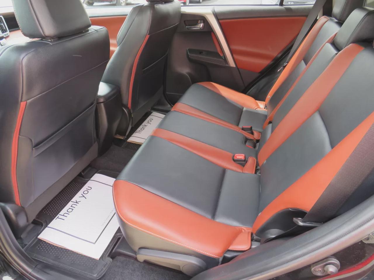 2014 Toyota RAV4 Limited | Clean Title No Accidents | AWD | Alloy Rims | Two Tone Leather | Sunroof | Navigation | Reverse Camera | Photo
