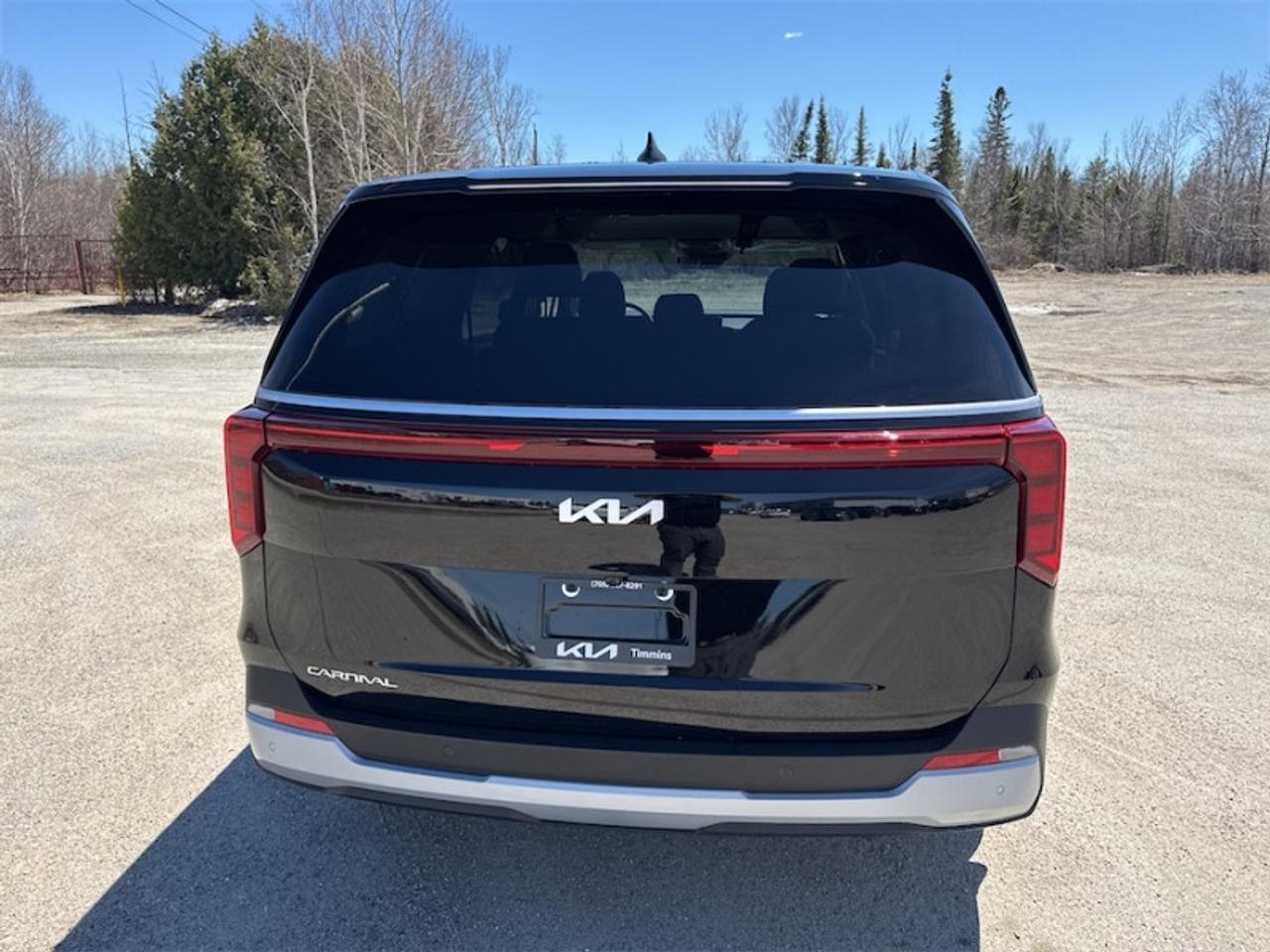 2026 Kia Carnival LX   - Navigation GPS - $311 B/W Photo