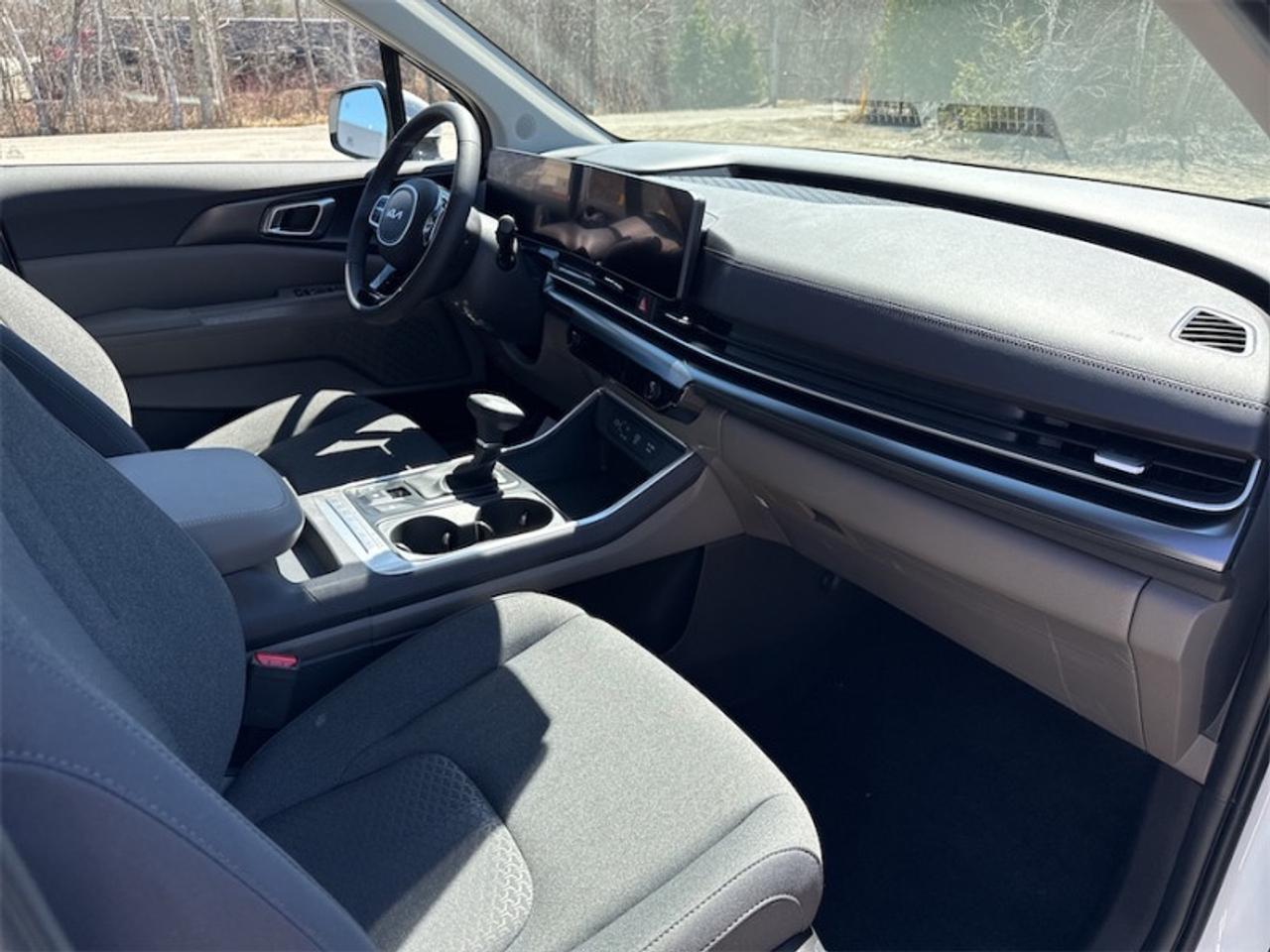 2026 Kia Carnival LX+   - Navigation GPS - $335 B/W Photo