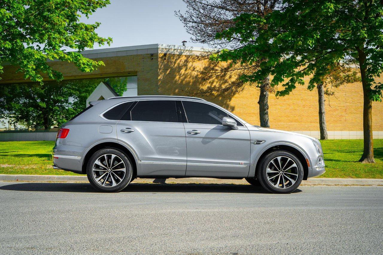 2019 Bentley Bentayga V8 Photo3