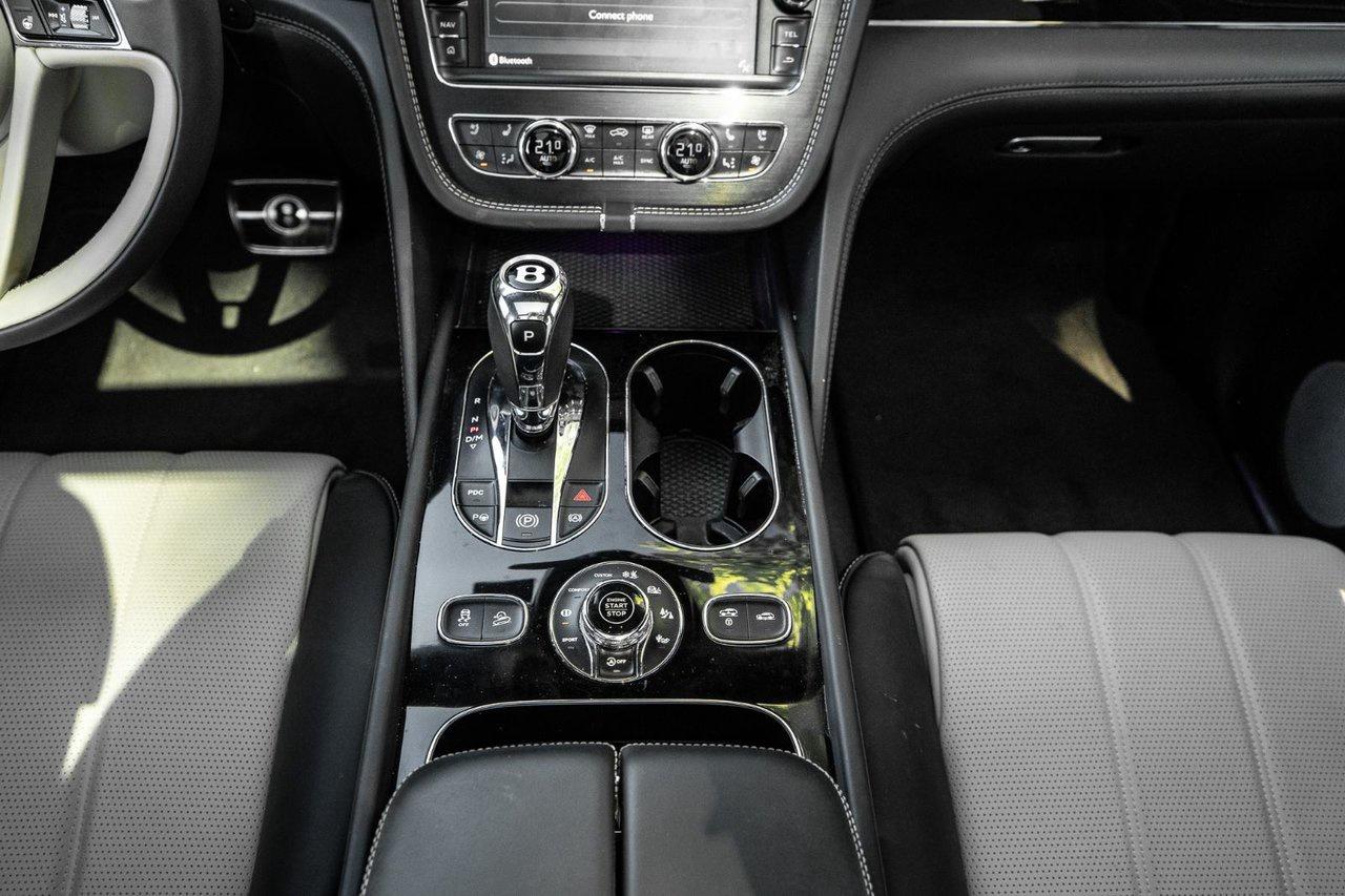 2019 Bentley Bentayga V8 Photo