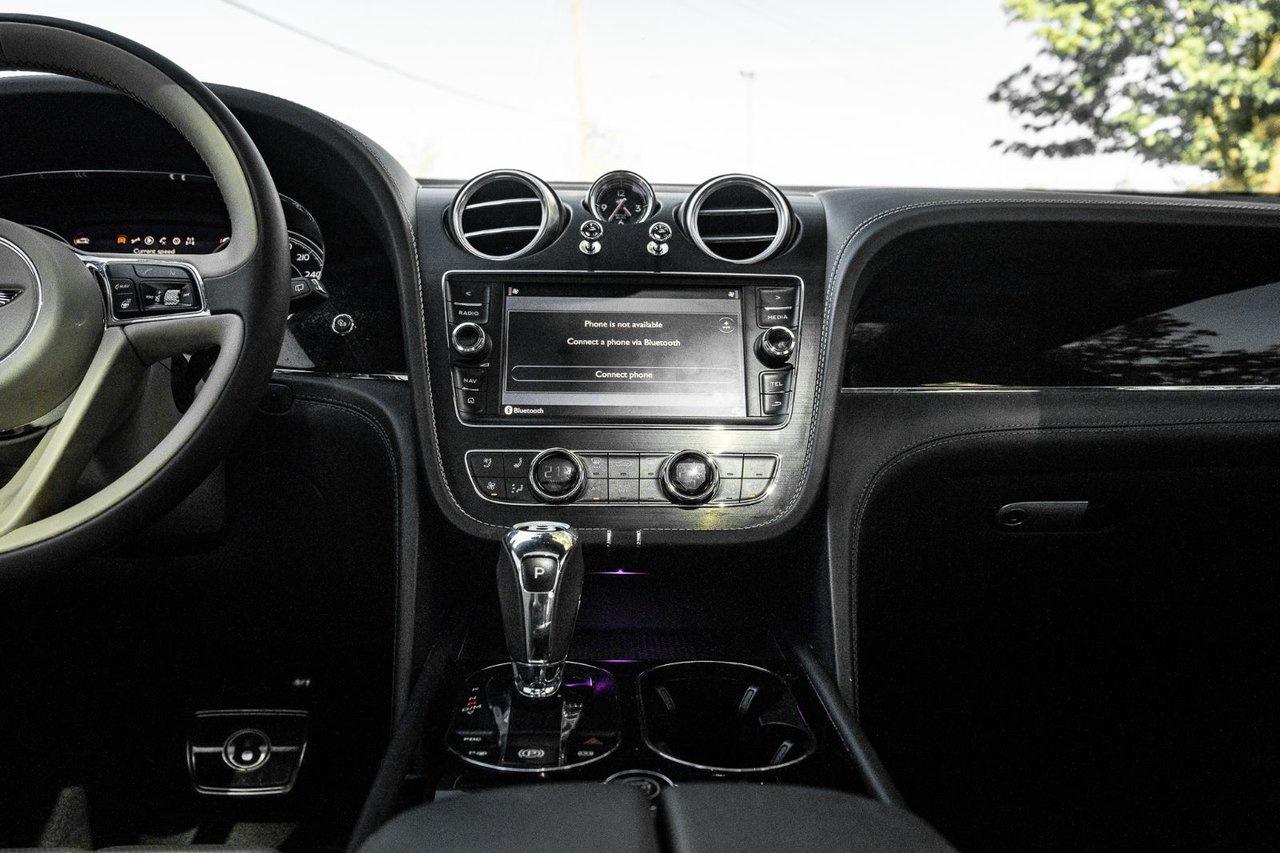 2019 Bentley Bentayga V8 Photo