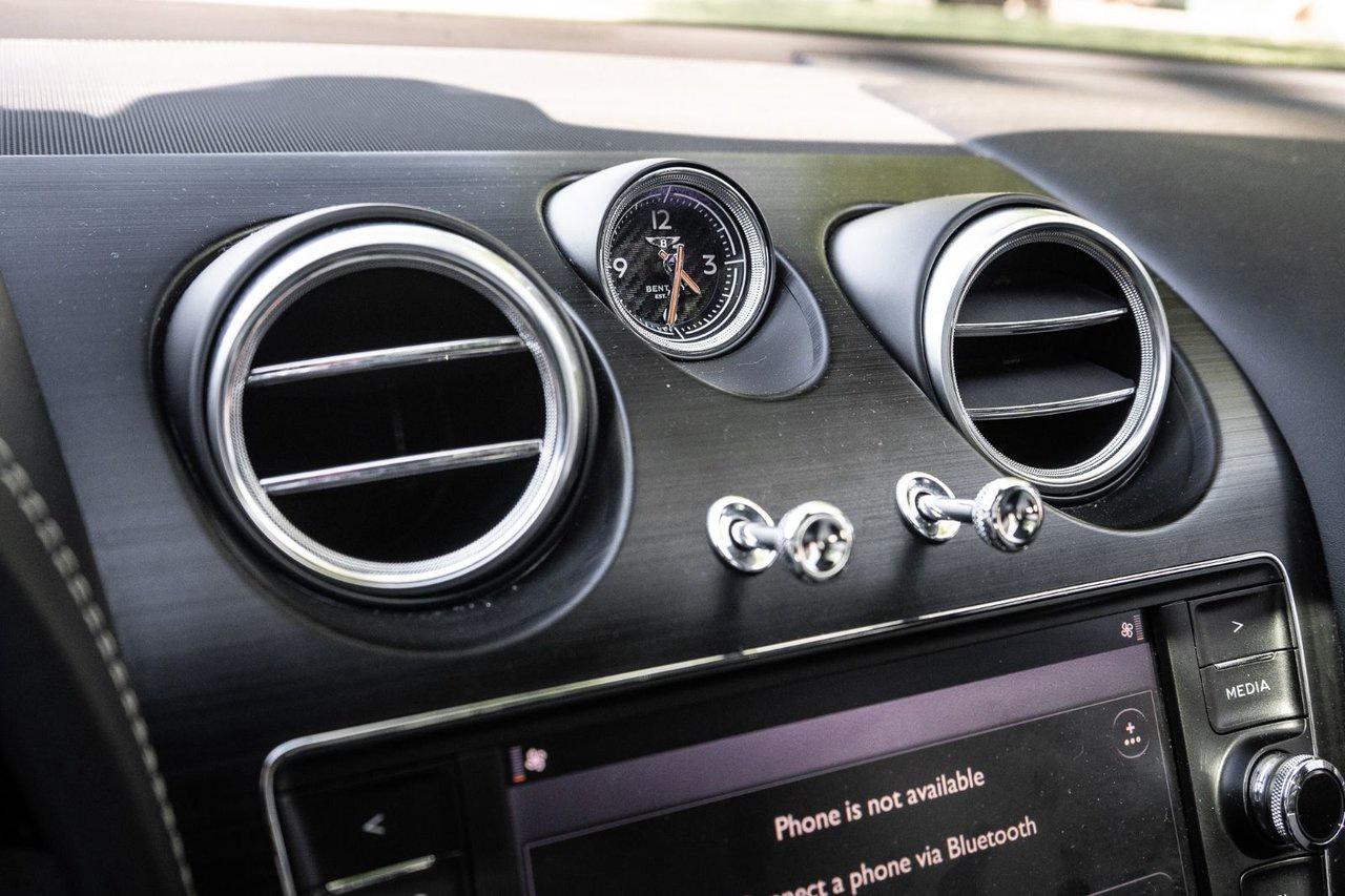 2019 Bentley Bentayga V8 Photo