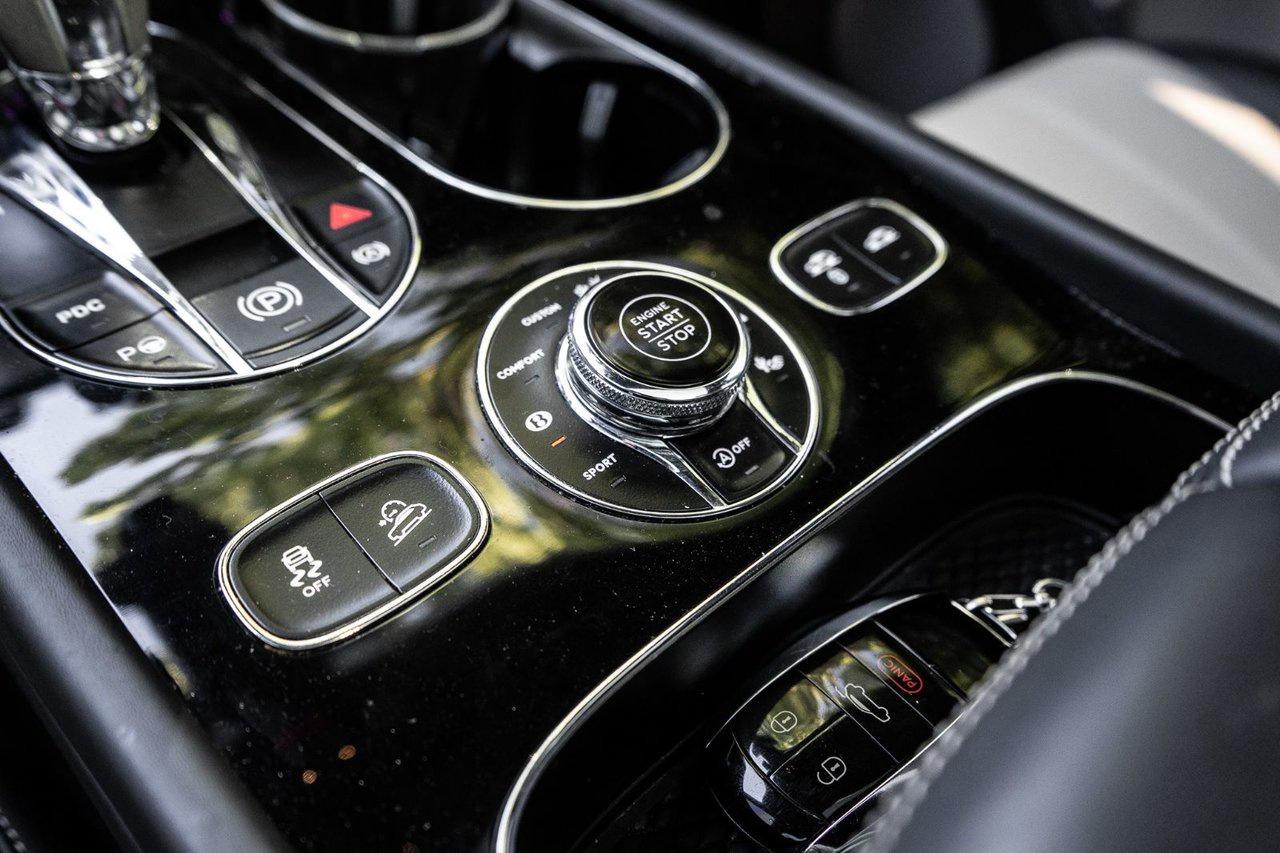 2019 Bentley Bentayga V8 Photo