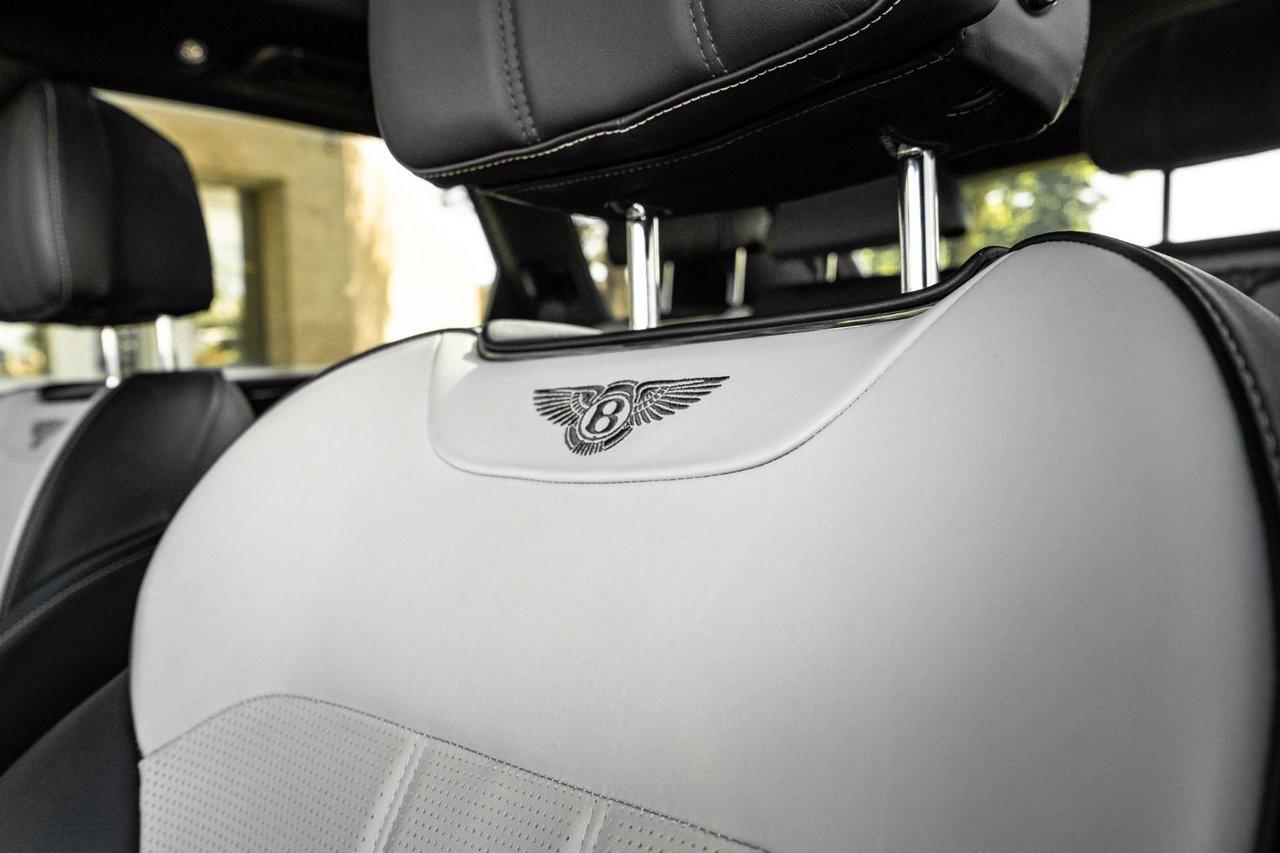 2019 Bentley Bentayga V8 Photo